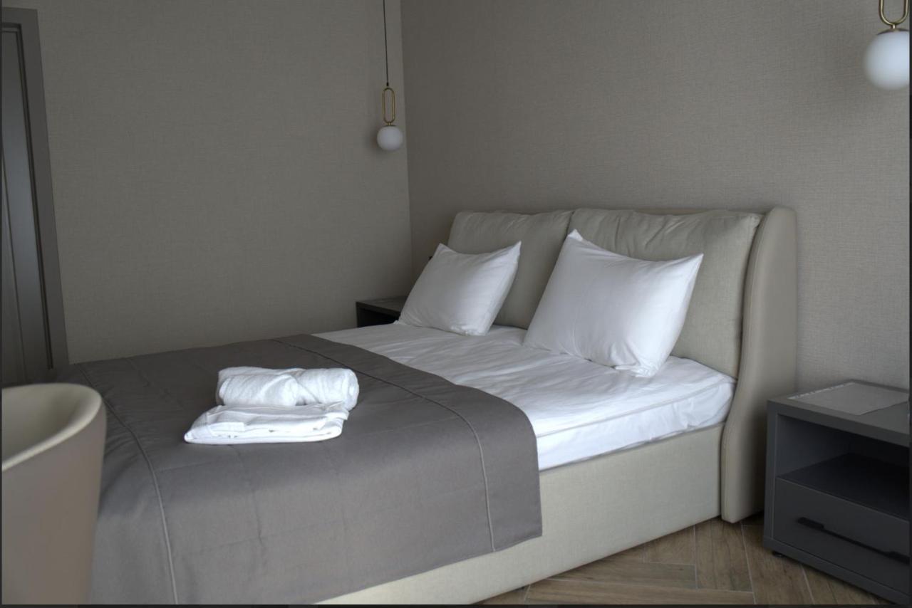 Five Hotel Bishkek Ngoại thất bức ảnh