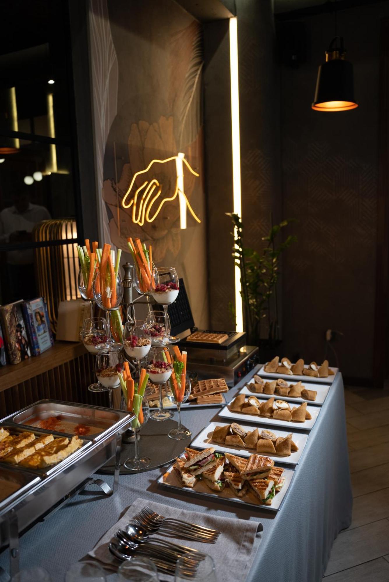 Five Hotel Bishkek Ngoại thất bức ảnh