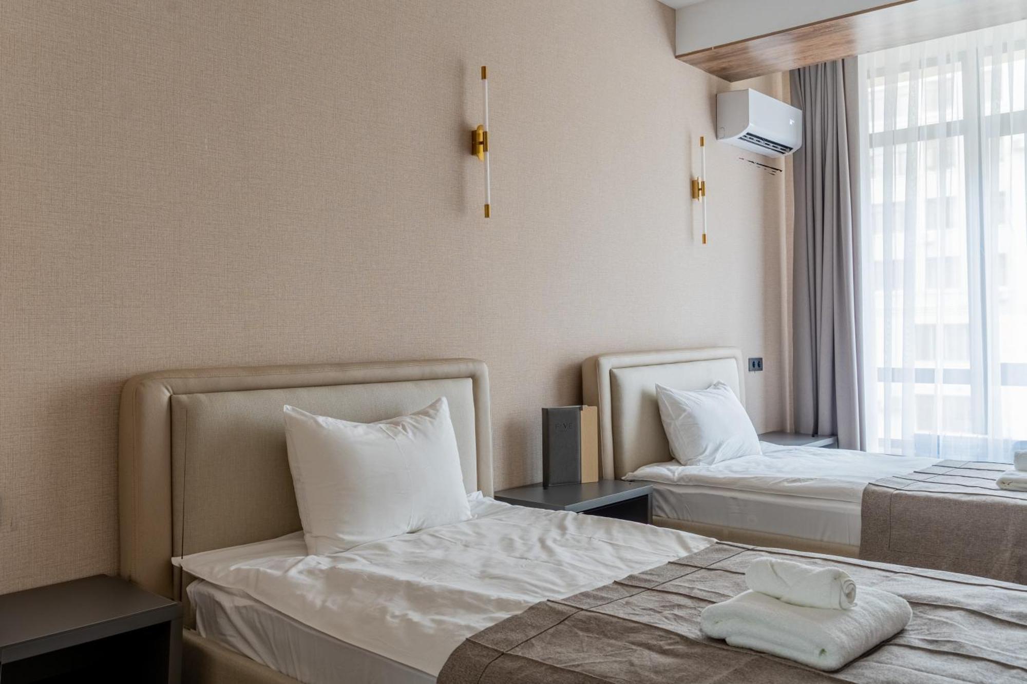 Five Hotel Bishkek Ngoại thất bức ảnh